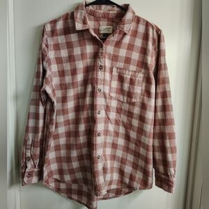 Universal Thread Red and White Casual Button Down Shirt